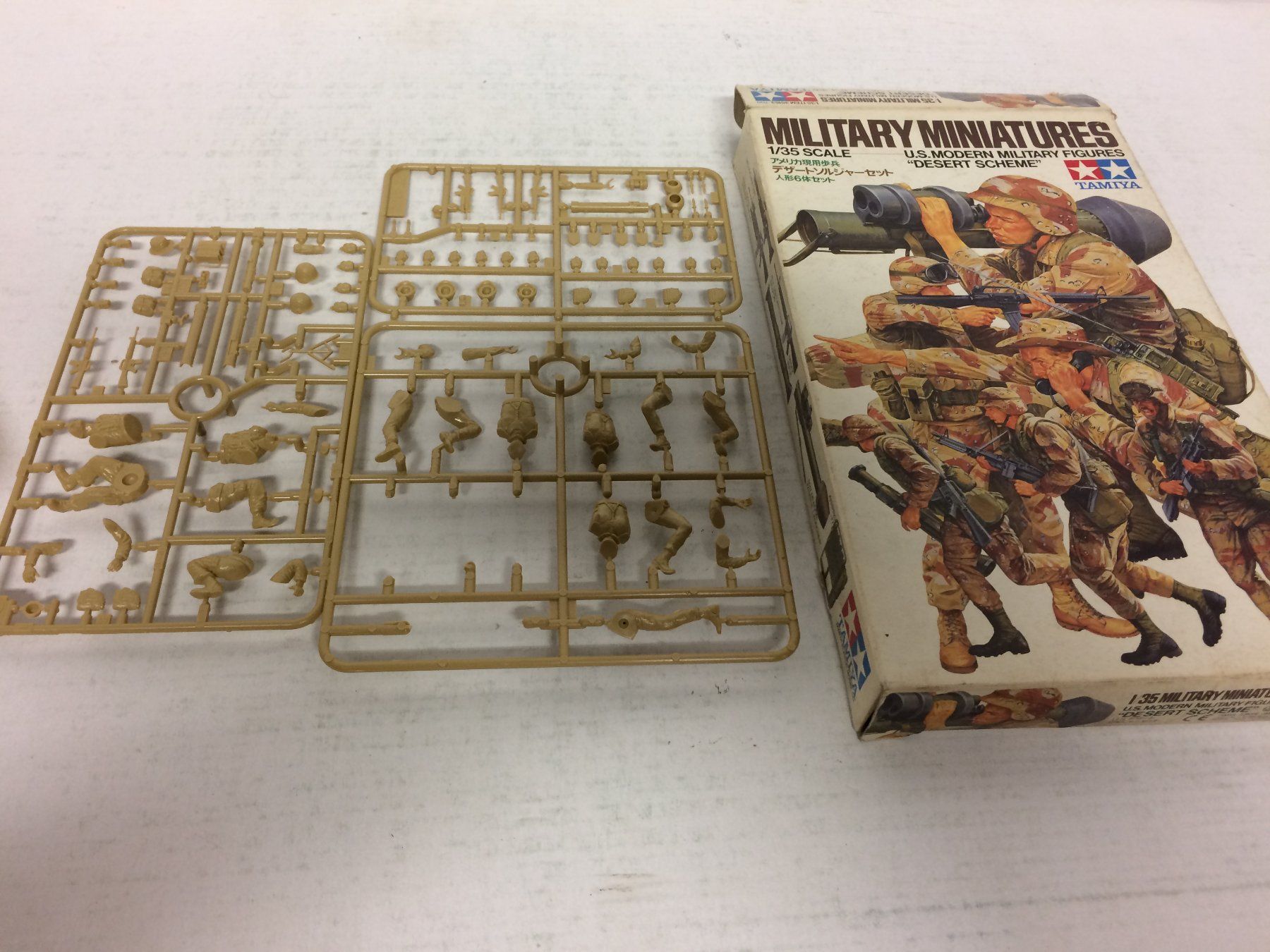Statuette: not complete PLASTIC MINIATURES US DESERT SCHEME Tamiya – Difettoso da Vezia venduto da Aquarius_Age 5