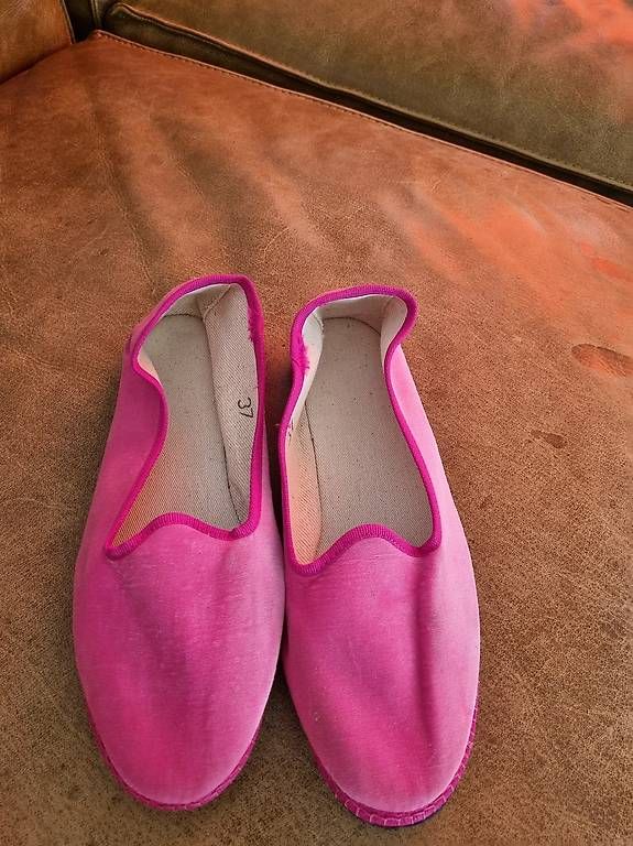 Damenschuhe: Ballerina Samt – Neu (gemäss Beschreibung) aus Witterswil von Katja...