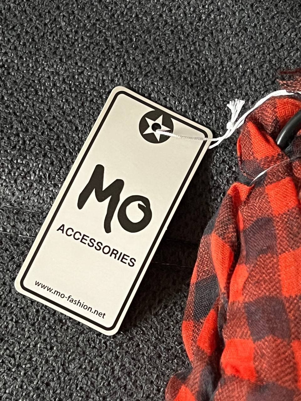 Foulards, Tücher & Schals: Neuer Schal – Neu und originalverpackt aus Riehen von edu_92w7 9