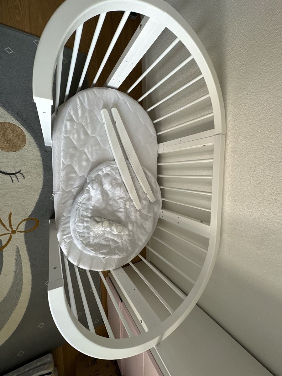 Lits: Oval baby bed – D'occasion à Affoltern am Albis par rot_682g 4