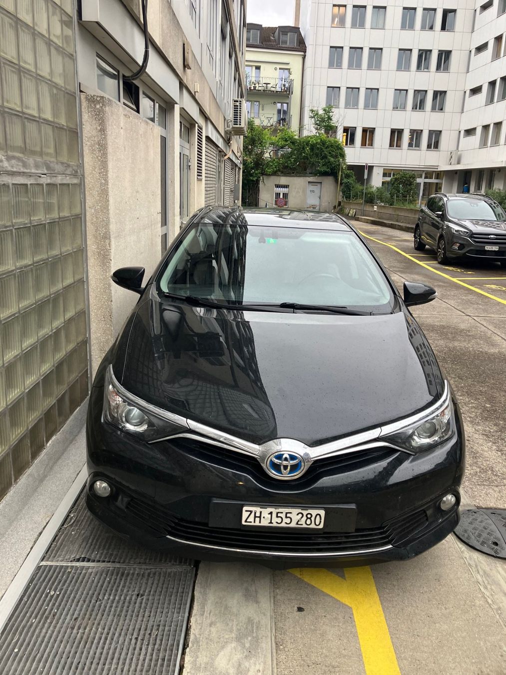 Toyota Automobili: Toyota Auris Hybrid HSD – Usato da Zürich venduto da verudela 3