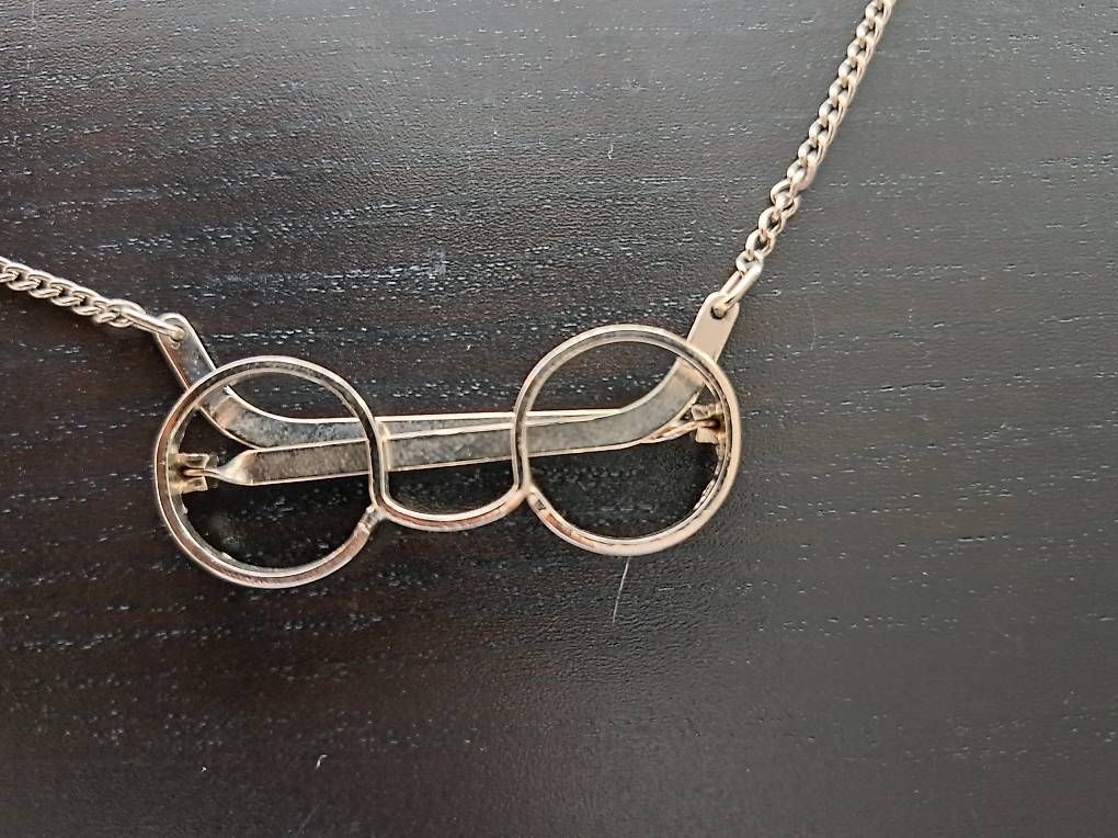 Ketten: Alte Modeschmuck Halskette mit "Brille" Länge: 55 cm – Gebraucht aus Rothrist von sal_k6ss 3
