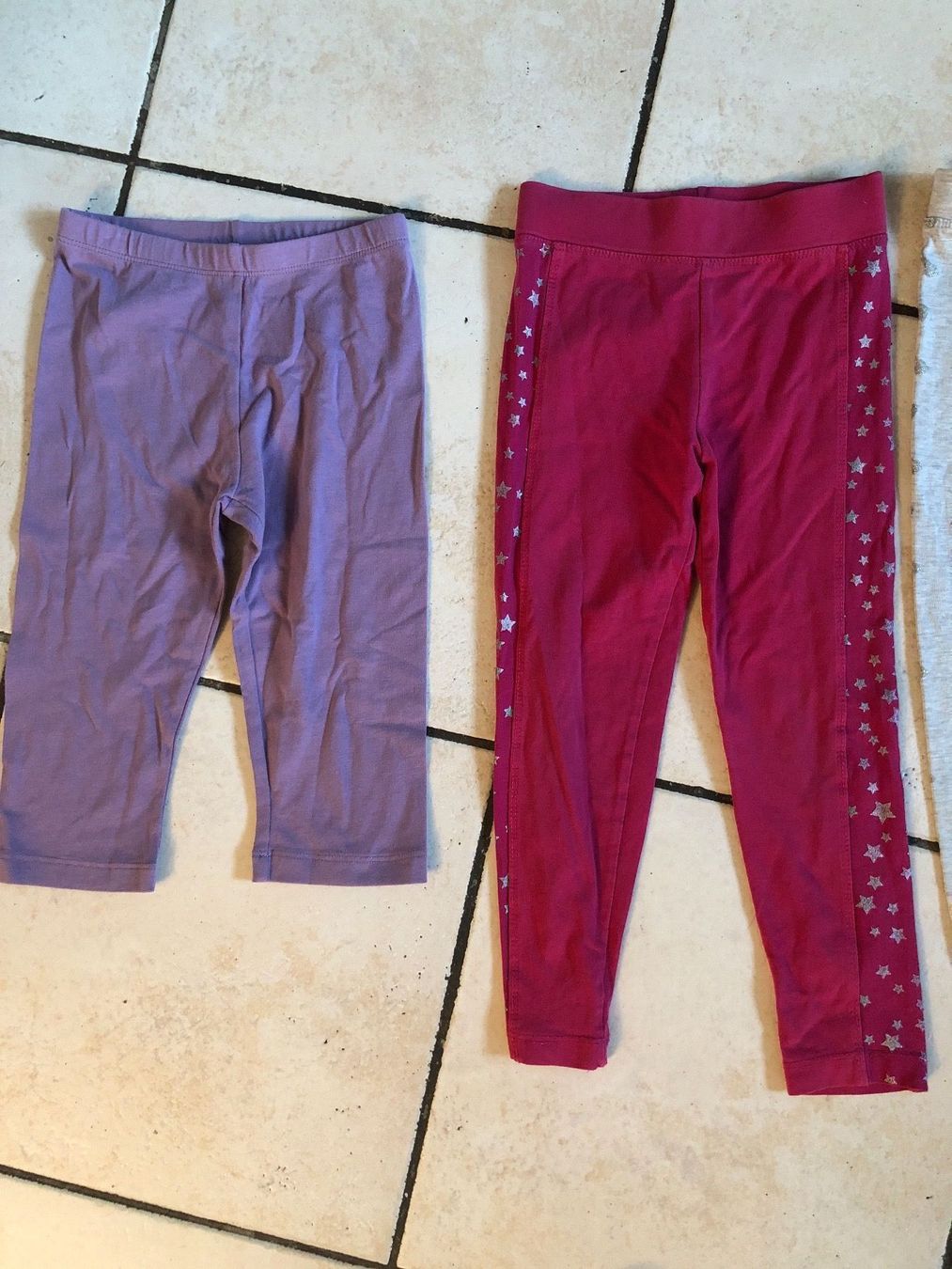 Calze & Collant: 4 dünnere Leggins Gr.110/116 – Usato da Obergerlafingen venduto da cabo4 1