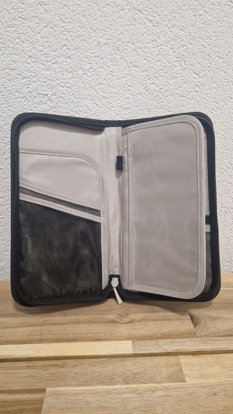 Borse: Dokumentetasche schwarz – Usato da Winterthur venduto da Daniela.Arashi 1