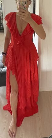 Rotes Abendkleid Grösse L Rüschen und Falten mit Schlitz