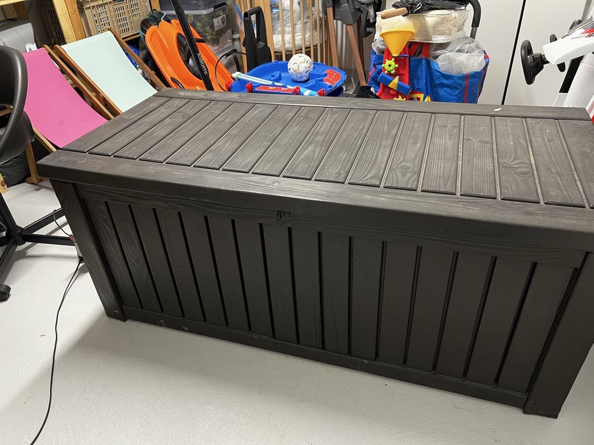 Keter Auflagenboxen: Gartenbox, Aufbewahrungstruhe Keter – Gebraucht aus Langenthal von Kasti49