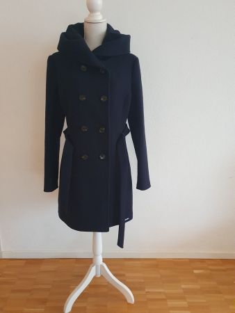 Schicker Damen Wintermantel Grösse 40 mit Kapuze