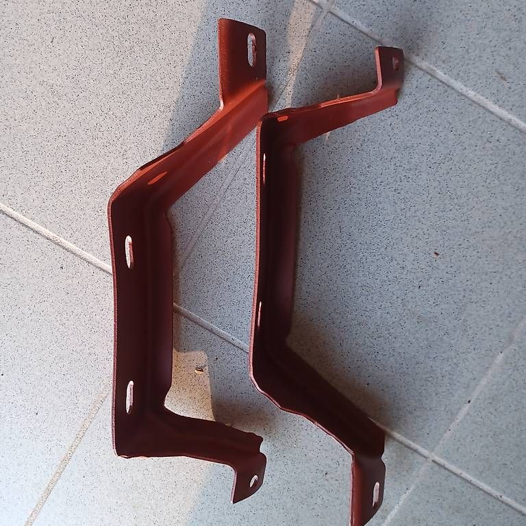 Alle Autoersatzteile: Supporti paraurti post. Cuda – Gebraucht aus Castel San Pietro von iva_dvm7