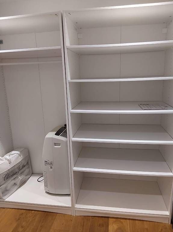 Armadi: IKEA PAX Wardrobe  – Usato da Pfäffikon SZ venduto da upe_2zkr