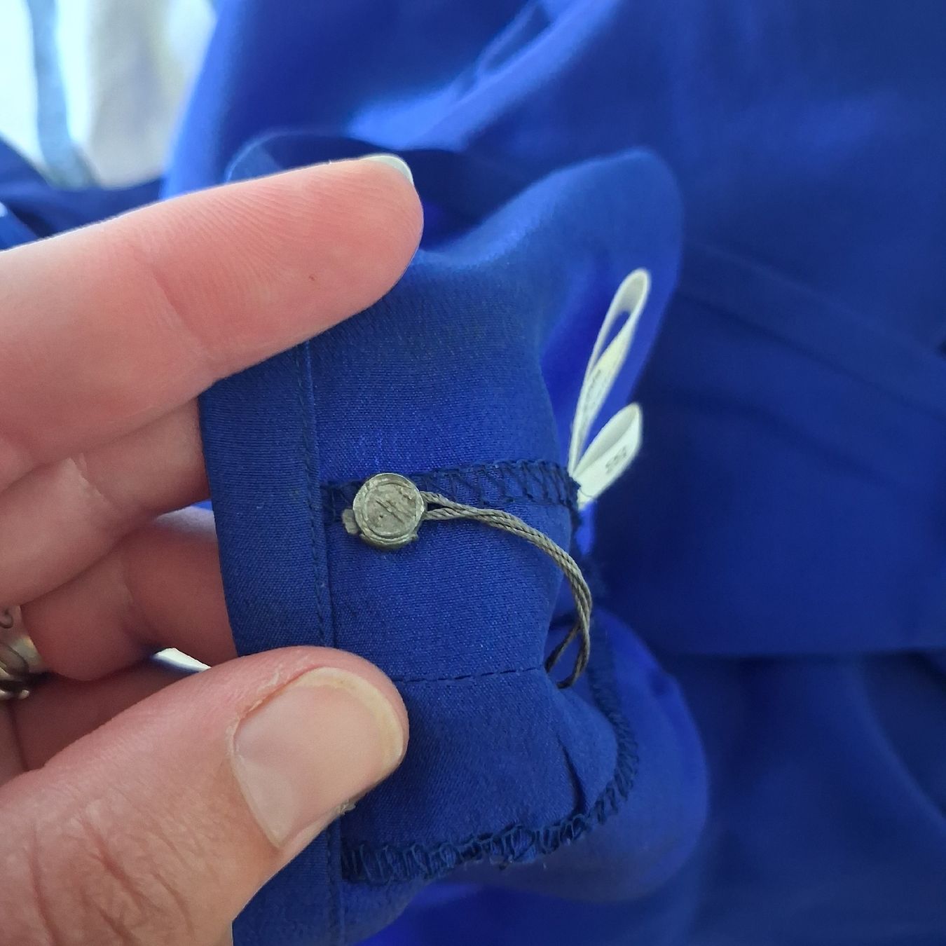 Top: Swiss Made Silk Blouse Royal Blue  – Nuovo (secondo la descrizione) da Wil SG venduto da tre_g2l7 4