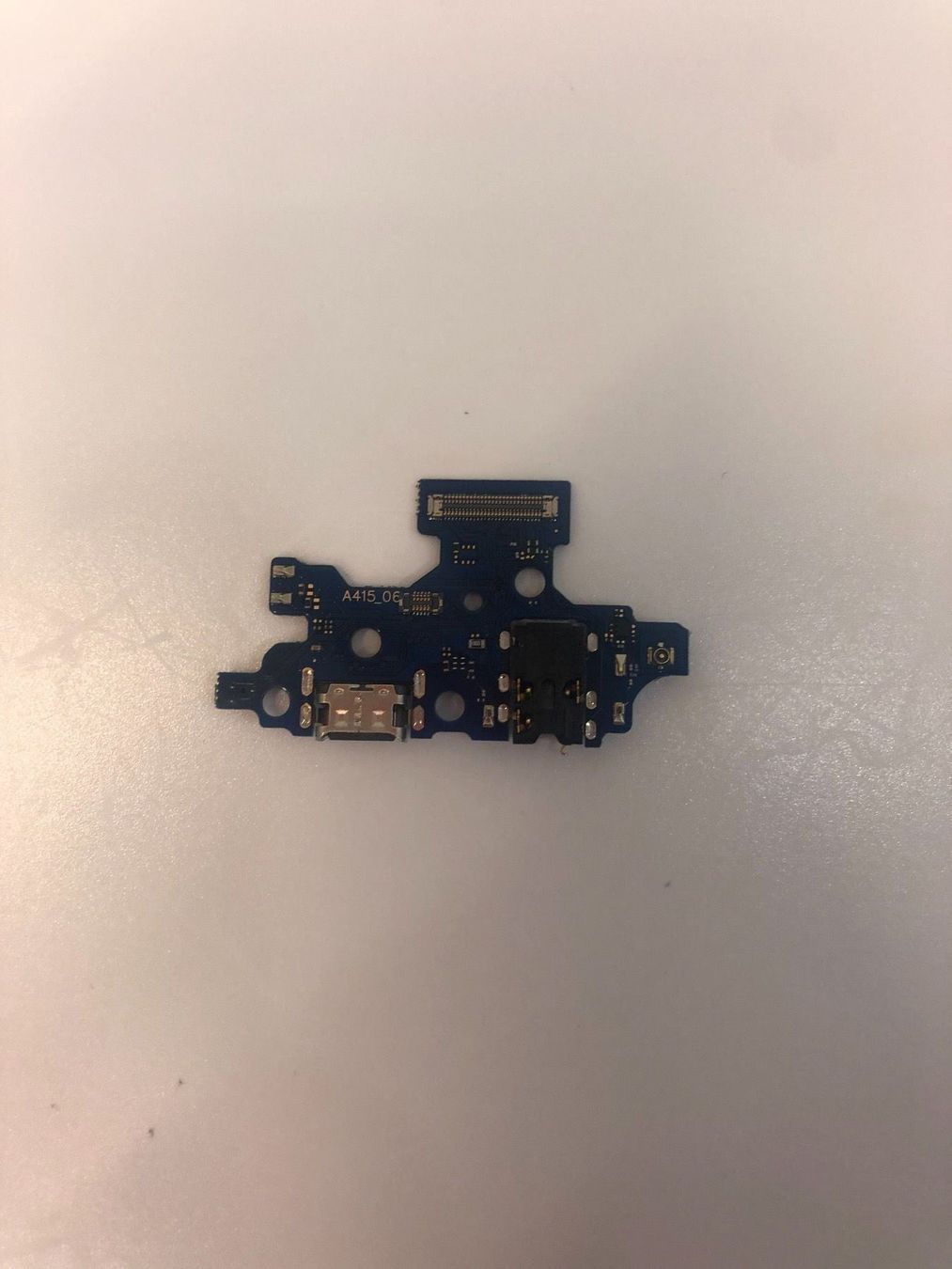 Samsung Telefoni cellulari / Smartphones: Samsung A41 Ladebuchse – Nuovo e nell'imballaggio originale da bern venduto da reptechnic 1