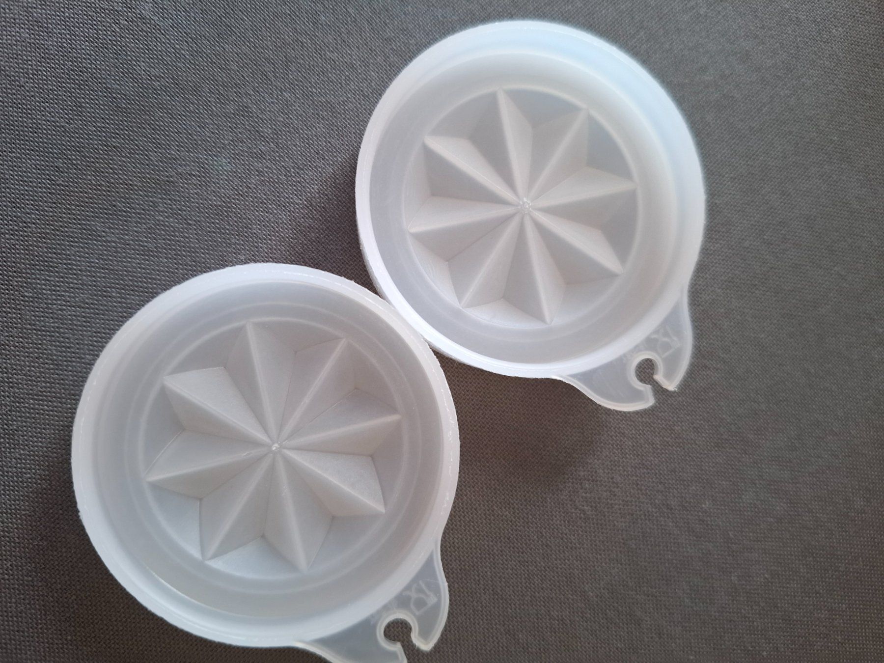 Tupperware Contenitori & Simili: 4 fast neue Tupperware-Vintage-Förmchen – Nuovo (secondo la descrizione) da Aadorf venduto da Miziti 4