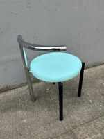 Chaise 1980 métal noir et chromé assise en Skaï