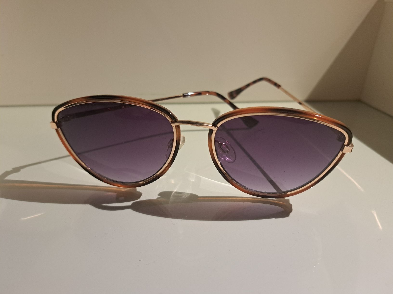 Brillen & Gläser: Sonnenbrille FIZZEN, Fleckenmuster – Gebraucht aus Zürich von dph_r9t2