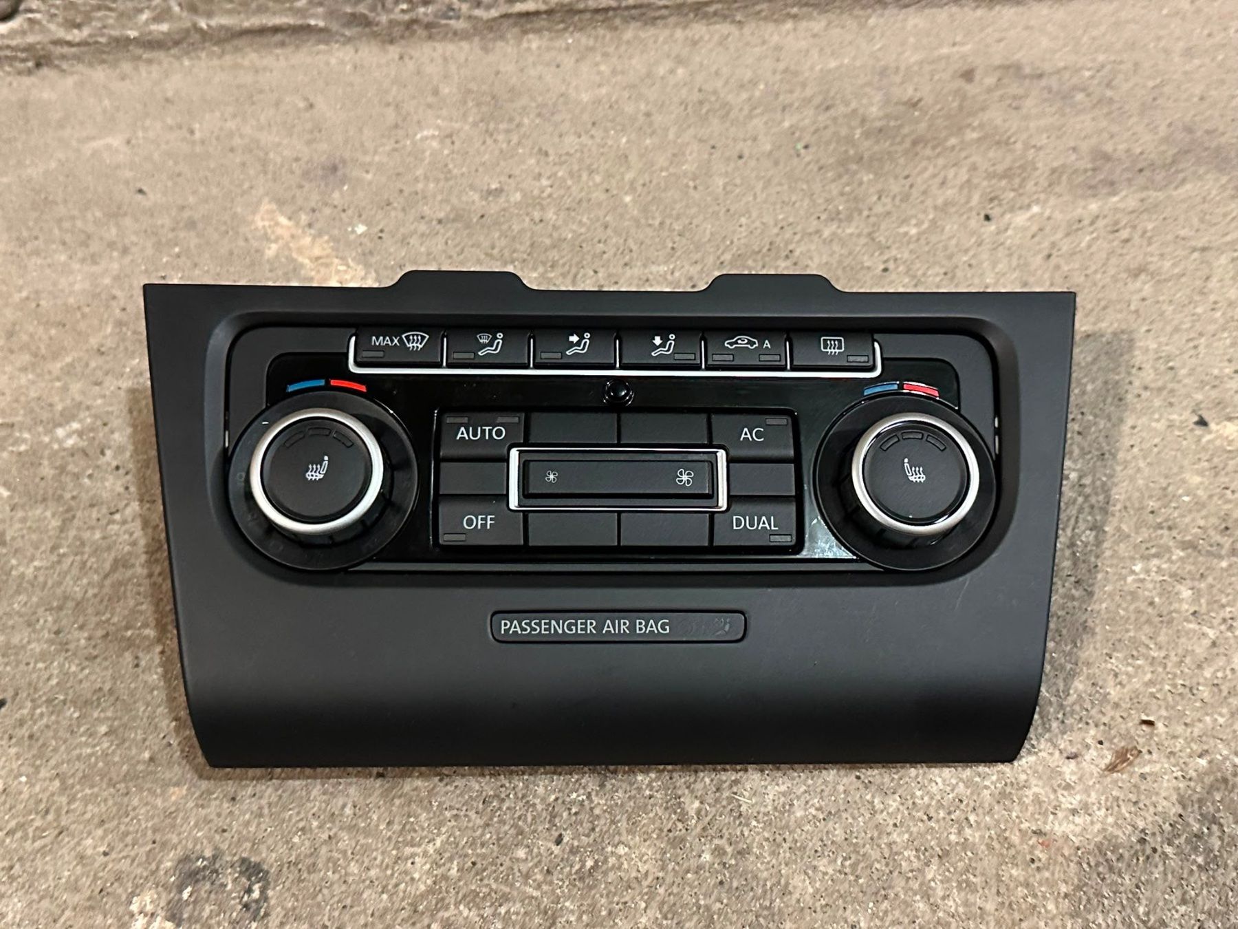 Volkswagen Toutes les pièces auto: VW GOLF VI Klimabedienteil 5K0907044BL – D'occasion à Sugiez par and_b6dn