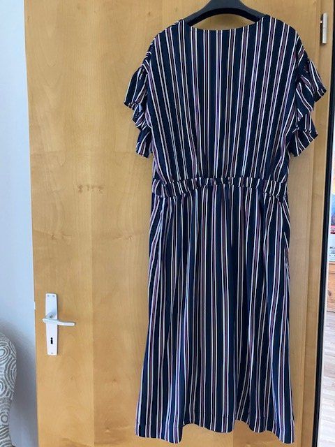 Pepe Jeans Kleider: Très belle robe Pepe Jeans - taille M – Gebraucht aus Les Ponts-de-Martel von Jolisa 7