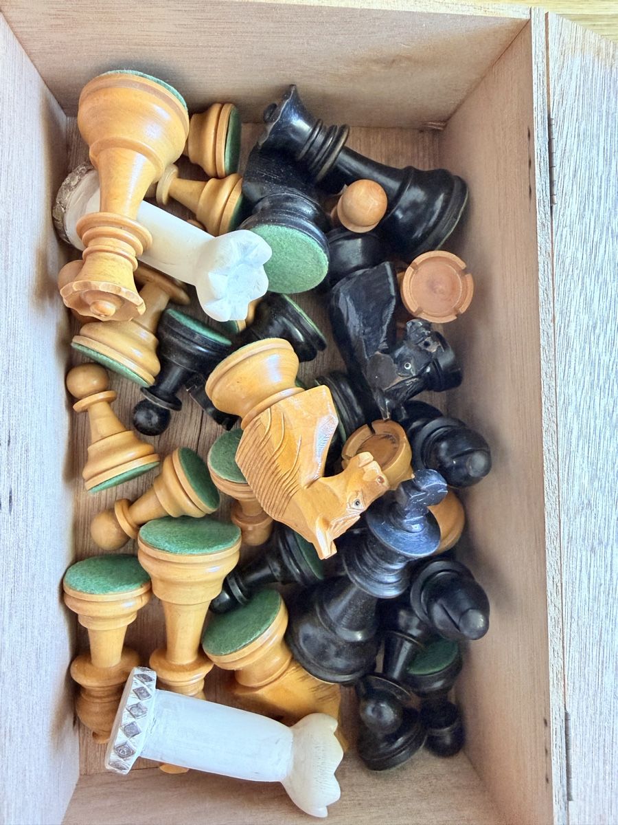 Giochi: Chess Set Wooden Pieces Used – Usato da Villars-sur-Glâne venduto da ext_5h55