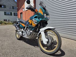 Honda Africa Twin XRV 750 RD07