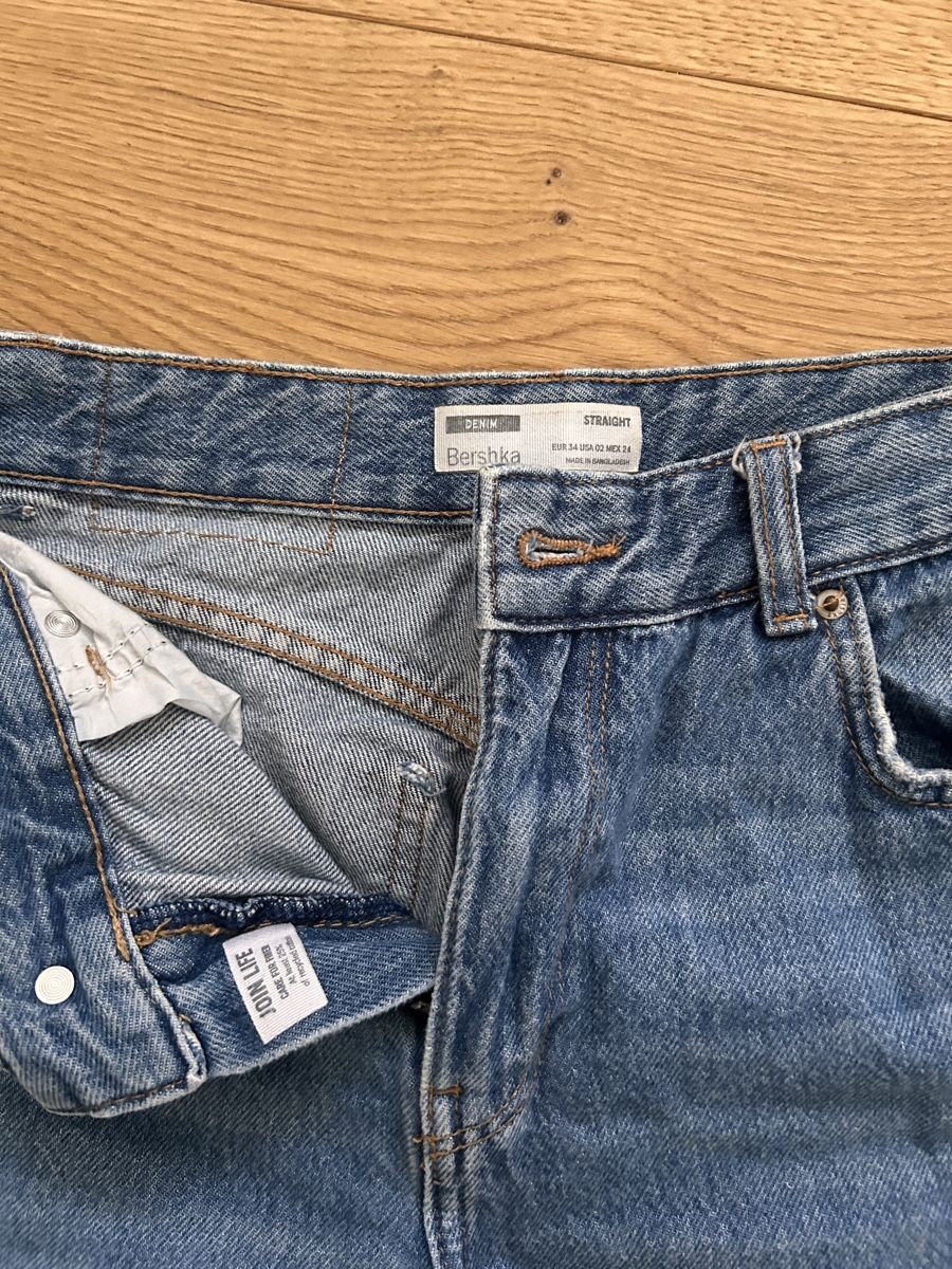 Bershka Jeans: Straight Leg Jeans Grösse 34 – Nuovo (secondo la descrizione) da Bülach venduto da lguedeskr 1