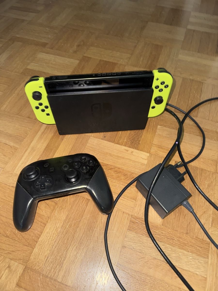 Nintendo Console: Nintendo Switch Komplettset inkl. Pro Controller + 3 Spiele – Usato da luzern venduto da yun_l92r 1