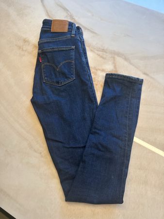 Levi's 721 High Rise Skinny Jeans W24/L30