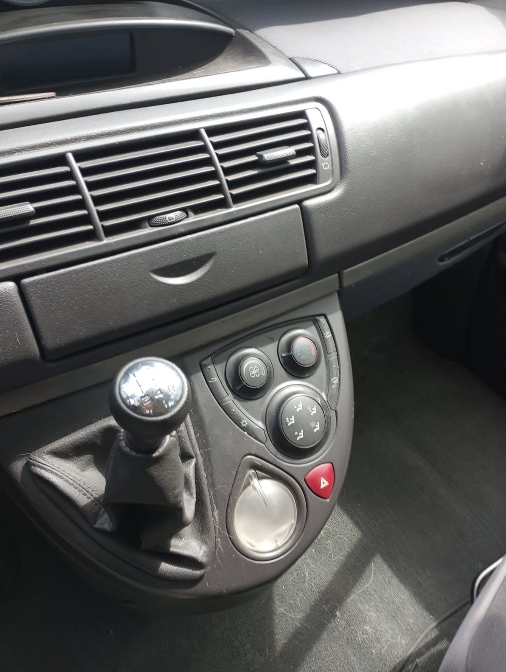 Citroën Automobili: Citroën C8 – Usato da Fahy venduto da C.Mugeli 8