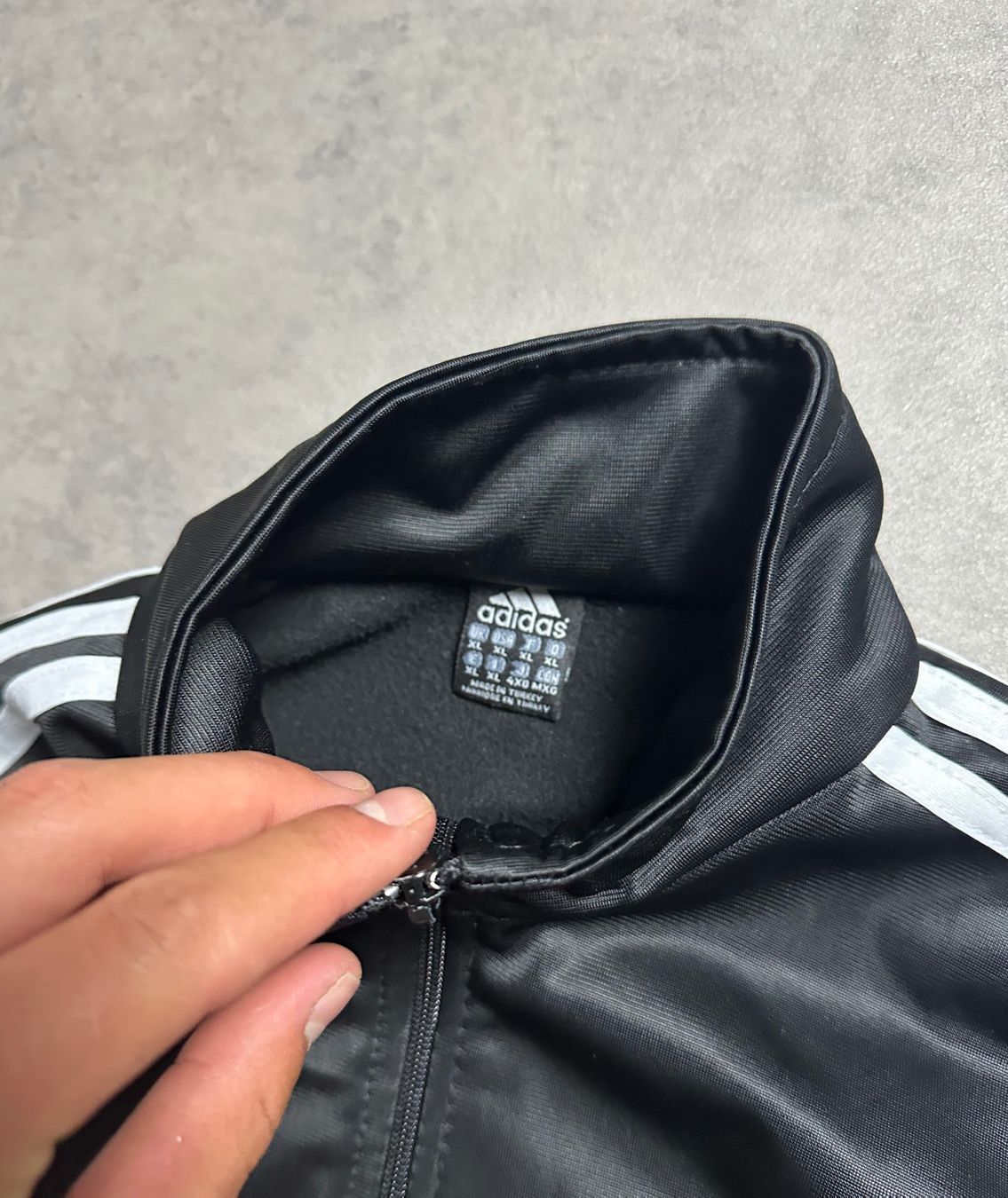 Adidas Jacken: Adidas Trainerjacke Grösse S – Gebraucht aus Wolfhalden von GodzillaArchive 2