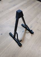 Gitarrenständer für Elektrogitarren von König & Meyer