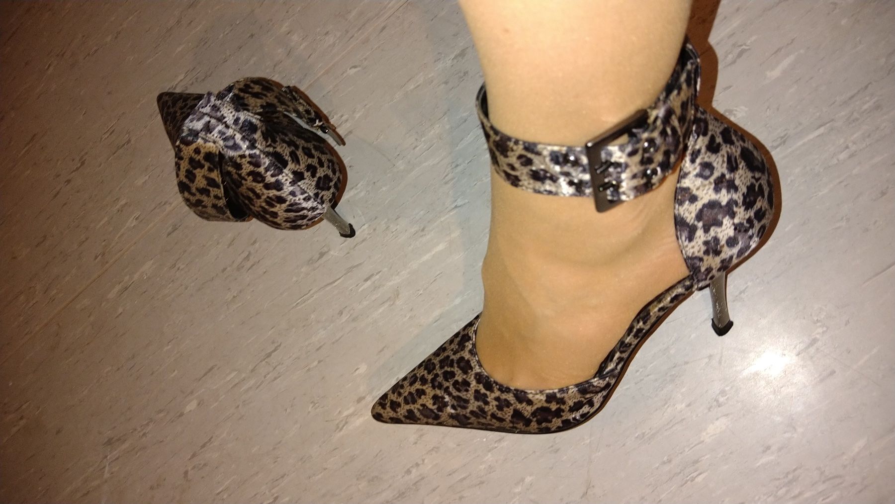 Graceland Scarpe da donna: silbergraue Pumps mit Leopard-Muster, Grösse 39 – Usato da Lugano venduto da sweetyd84 2