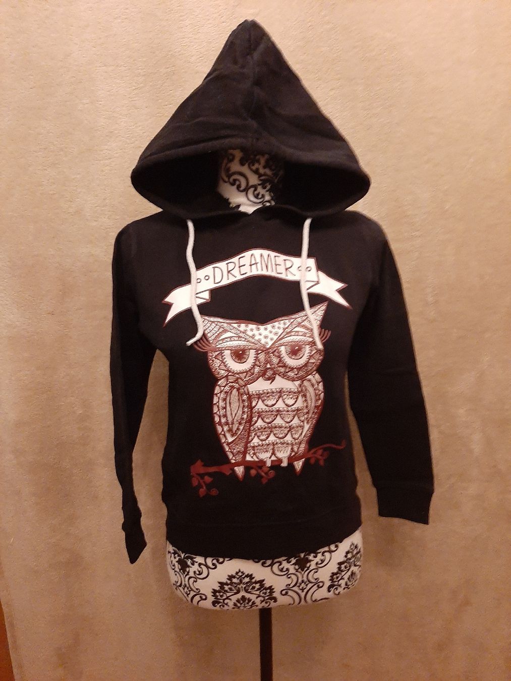 Pullover & Sweatshirts: schwarzer Mädchepulli mit Eulenaufdruck Grösse 152 – Gebraucht aus Sargans von Nudelotta