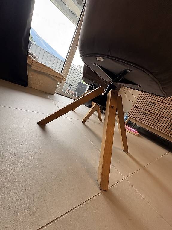 Stühle: 4 chaises scandinaves rotatives – Gebraucht aus Conthey von arn_bv7m 3