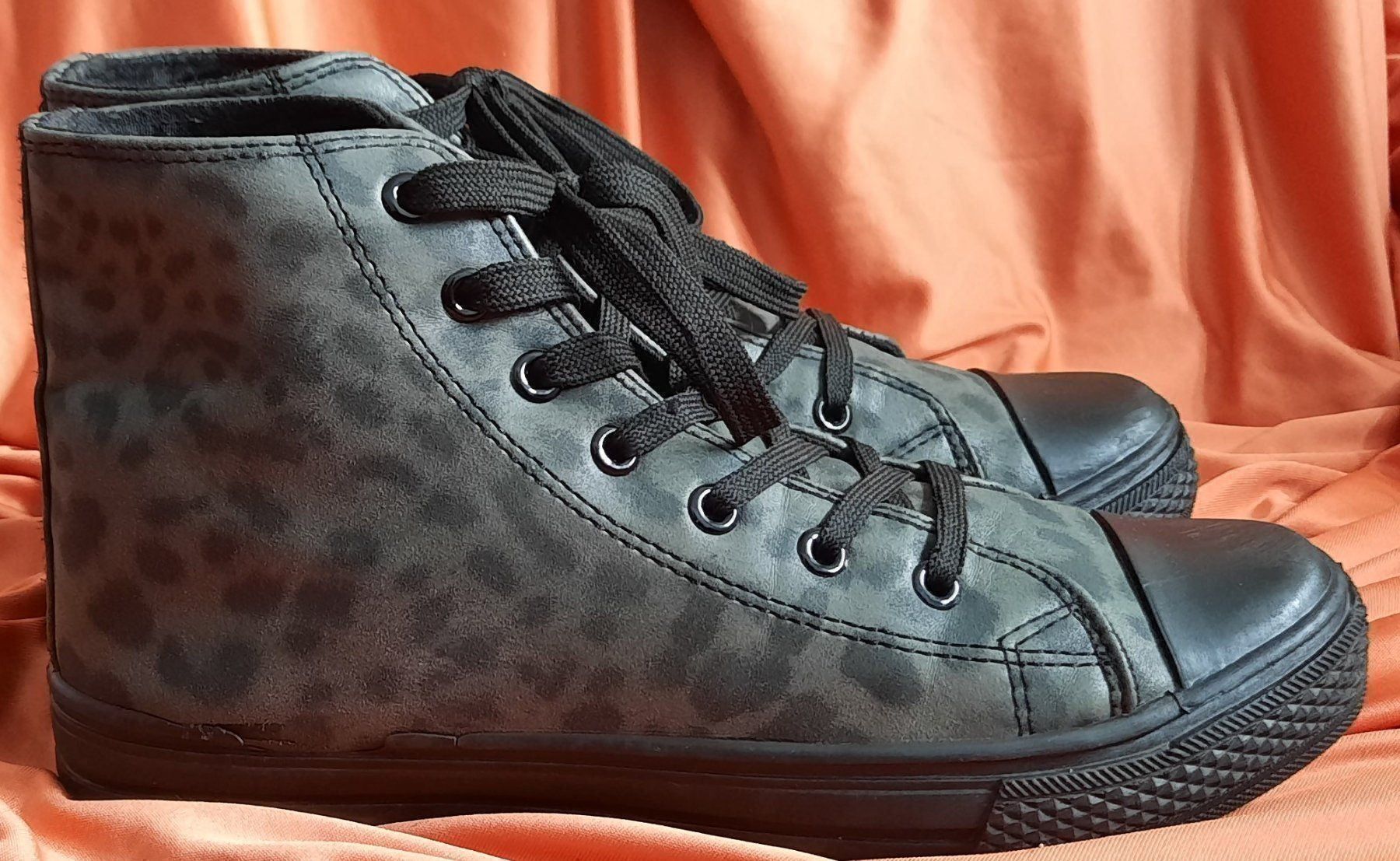 Scarpe da donna: CUBE Damen Ankle Boot Military-Grün 39 – Usato da Seuzach venduto da VT-Collections2 2