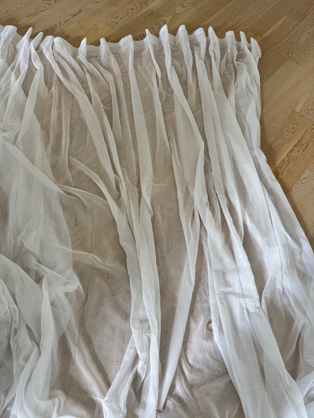 Vorhänge: 2x Vorhang, weiss, ca. 240cm x 200cm – Gebraucht aus Wallisellen von Z0C 4