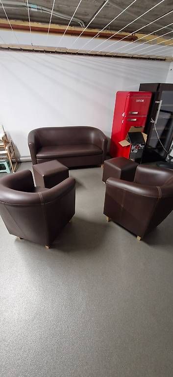 Sofas: Leder Lounge zu verkaufen – D'occasion à Flawil par bonus27 3