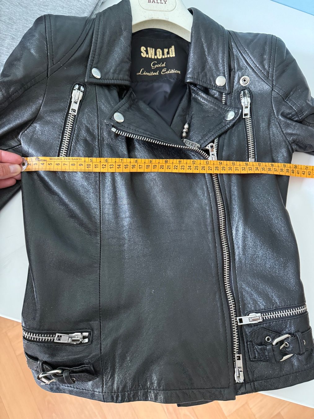 Giacche: SWORD Gold Leather Jacket limited edition – Usato da Zürich venduto da iul_9htt 8