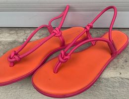 Superbe sandale tong HAVAIANAS rose et orange n.40