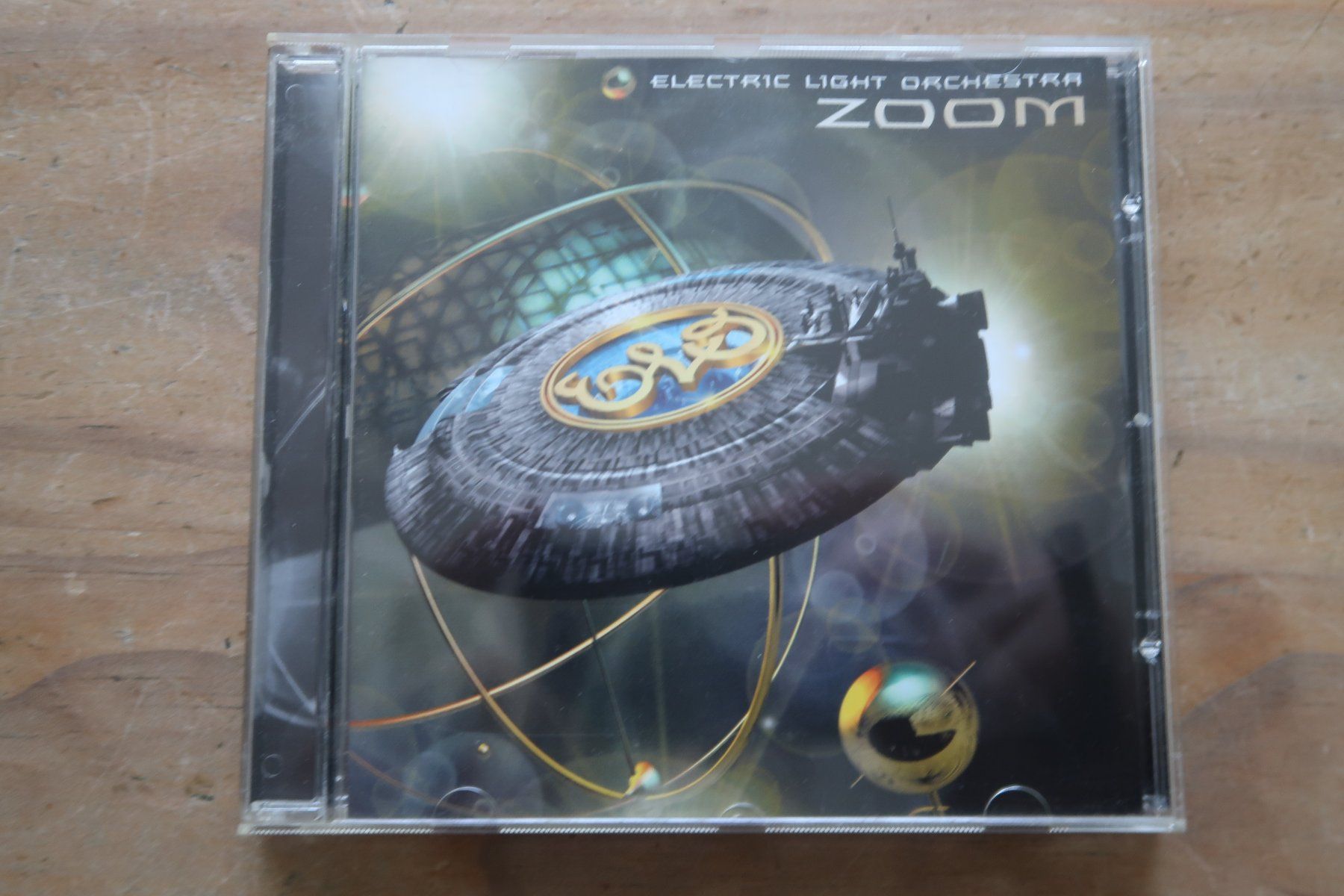 CD: ELECTRIC LIGHT ORCHESTRA - ZOOM - CD – Usato da Basel venduto da Patiscat