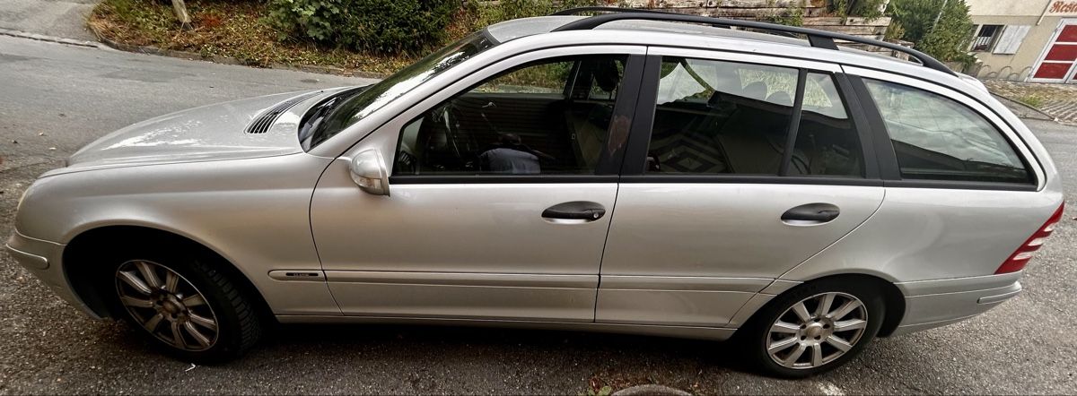 Mercedes-Benz Automobili: Mercedes C180 Kombi – Usato da Bern venduto da Schnutzli