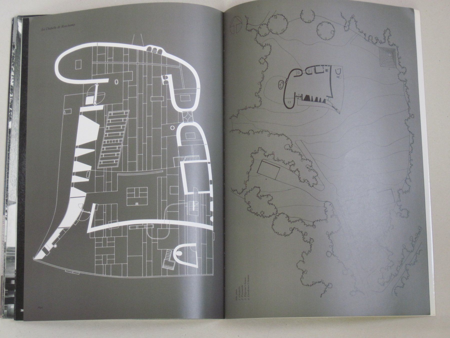 Libri: Le Corbusier Ronchamp – Usato da Feuerthalen venduto da mam_5l7b 5