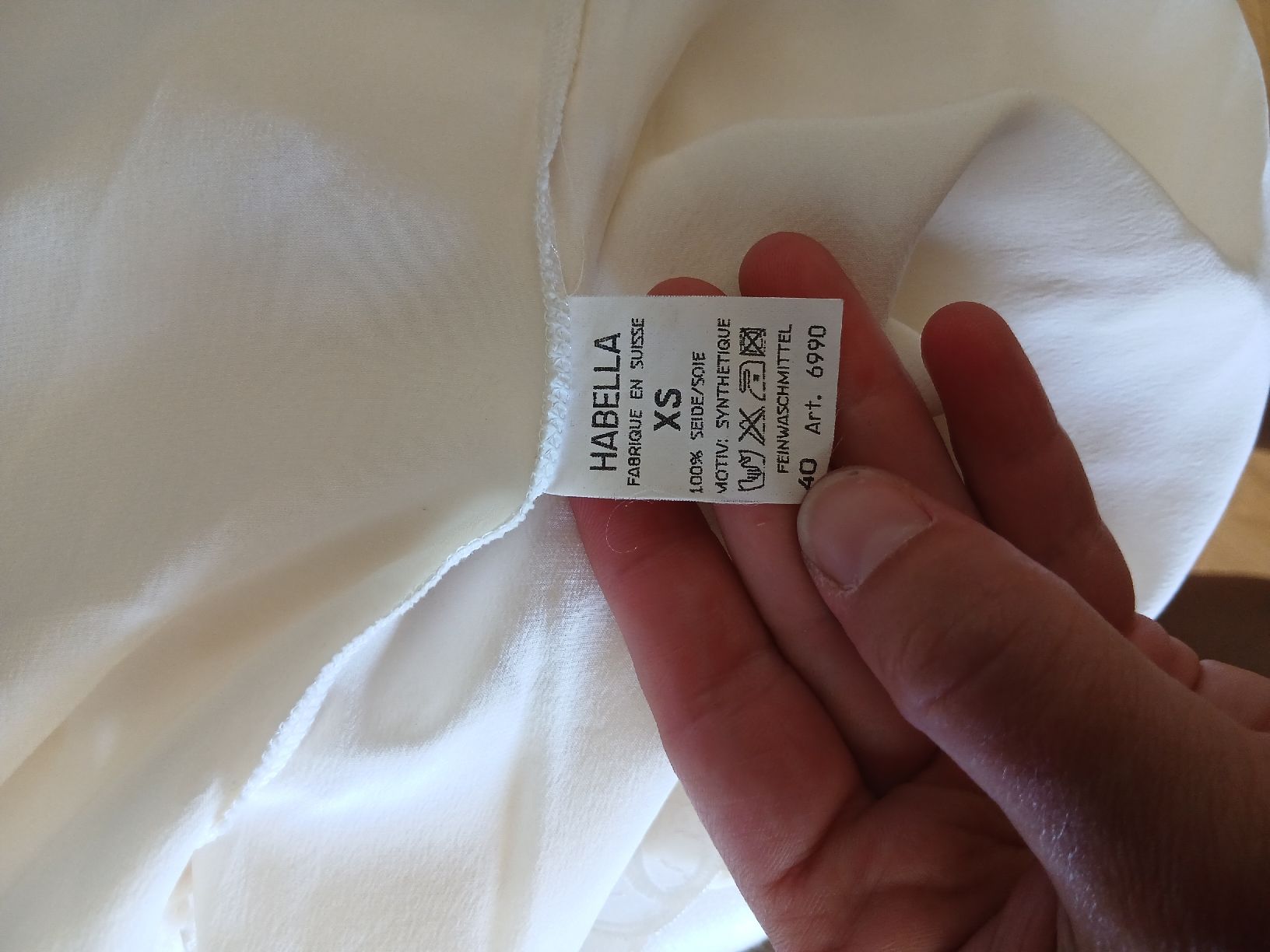 Camicette: Habella Silk Cream Shirt Size  – Nuovo (secondo la descrizione) da Wil SG venduto da tre_g2l7 4