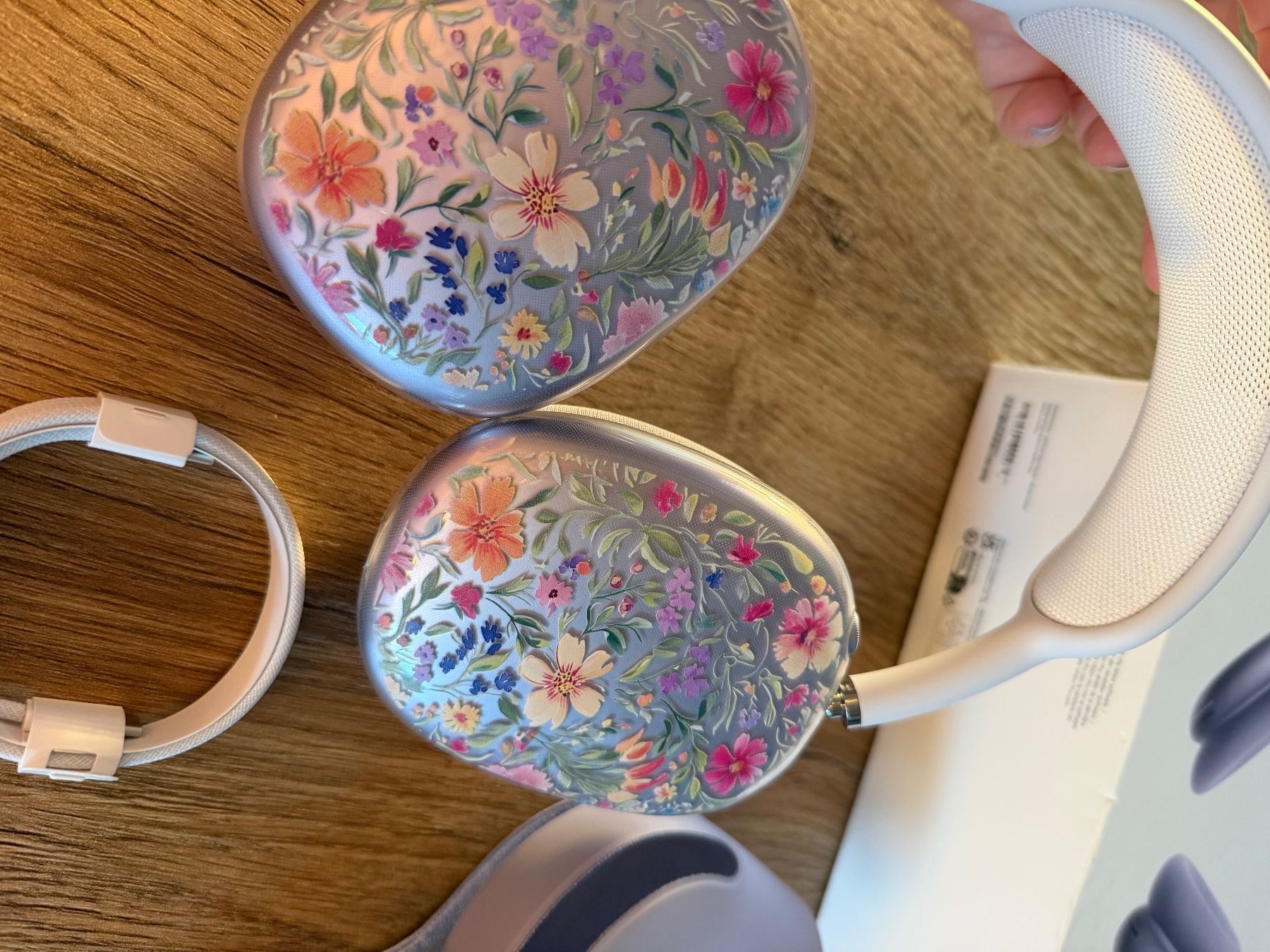 Apple Casques audio: AirPods Max Purple – D'occasion à Bonstetten par Johanne_Lamalle 1