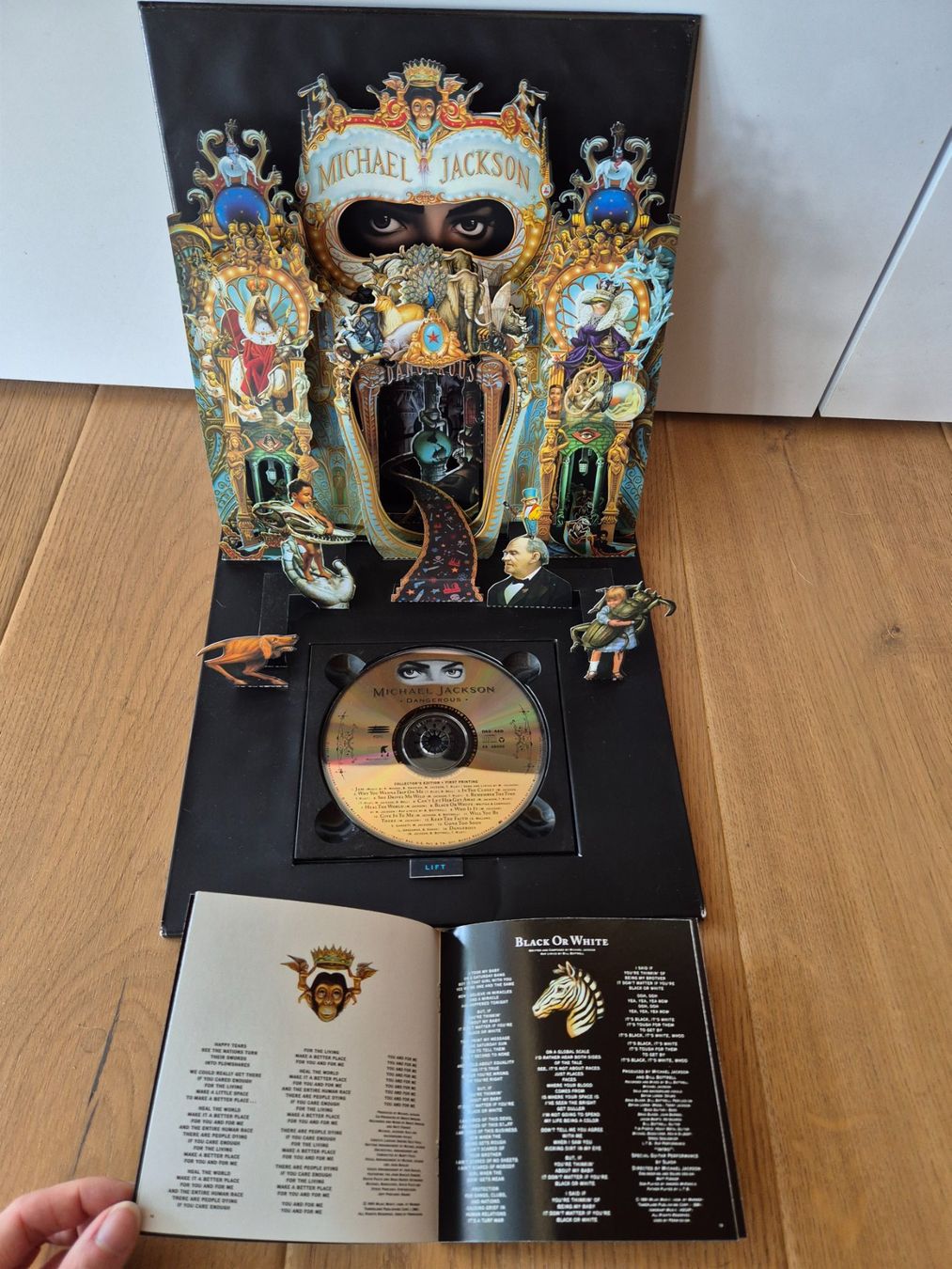 CD: Michael Jackson - Dangerous - édition limitée pop-up! – Usato da Savièse venduto da coeur88 5