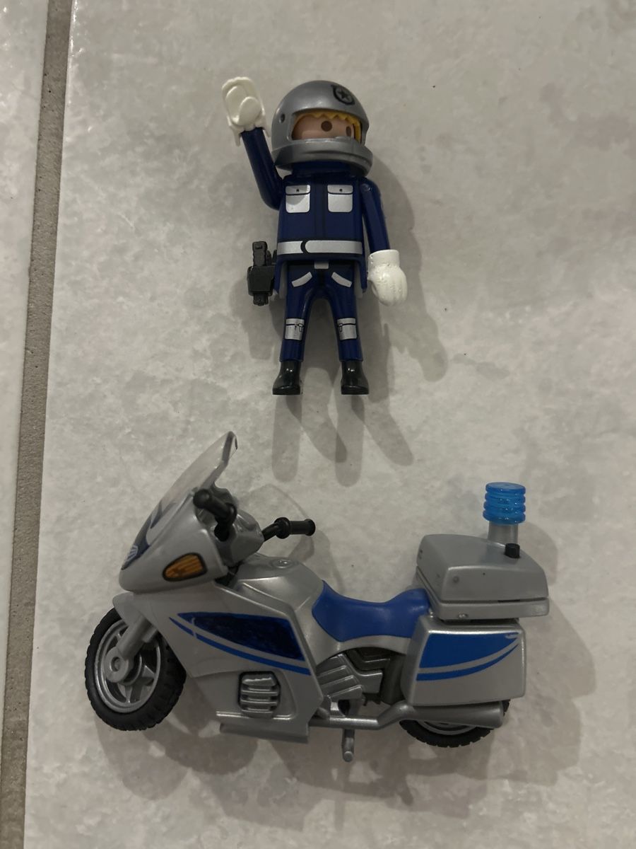 Playmobil Giocattoli: Playmobil Polizist – Usato da Lostorf venduto da Venice16