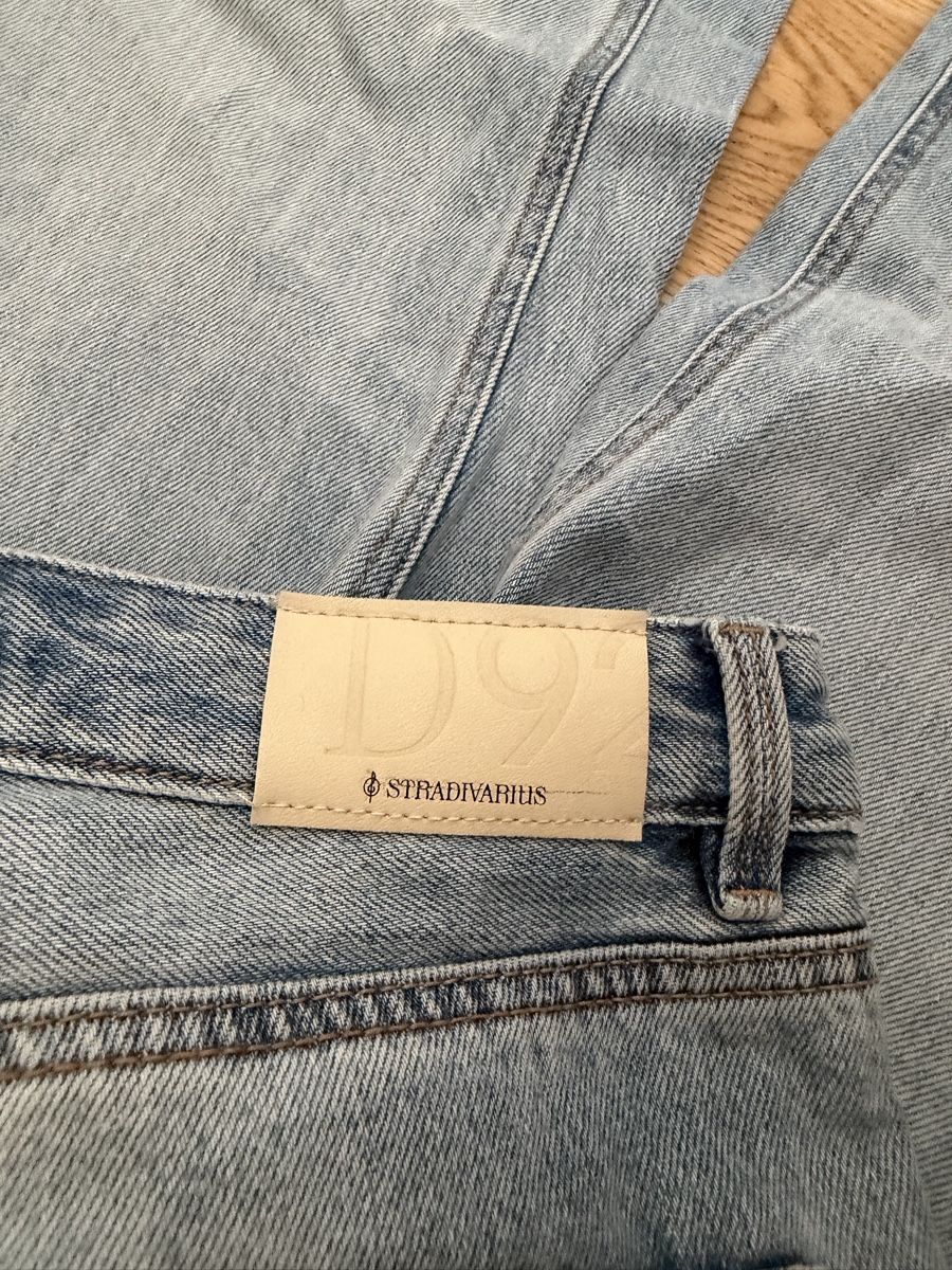 Stradivarius Jeans: jean Stradivarius D92 – Neuf (Voir description) à Carouge GE par goi_krq7 2