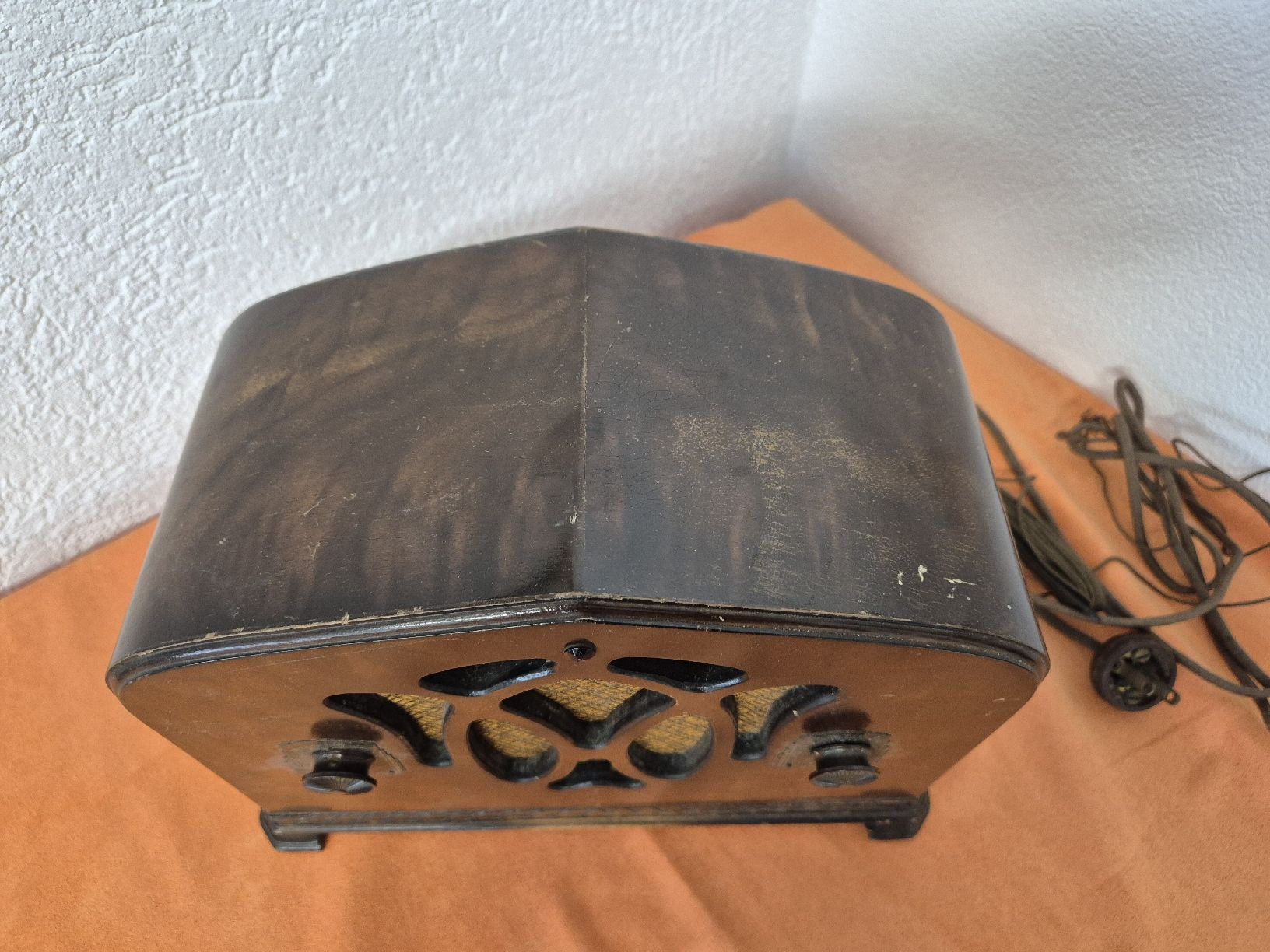Radios: Antiker Röhrenradio-Klassiker, Le Pygmee – Defekt aus Basel von vintage.watches 1