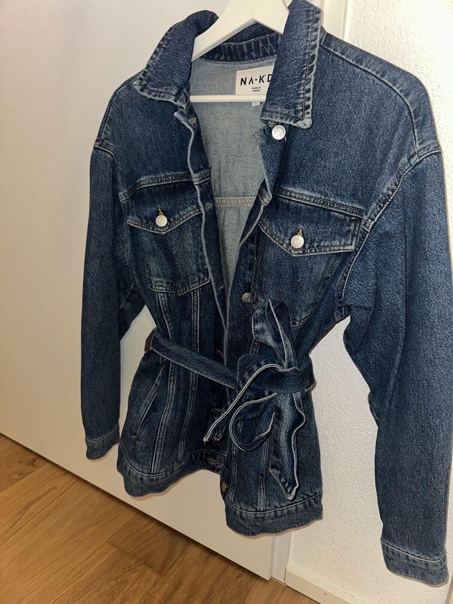 Vestes: Jeansjacke mit Bund – Neuf (Voir description) à Uster par celiiinaaa