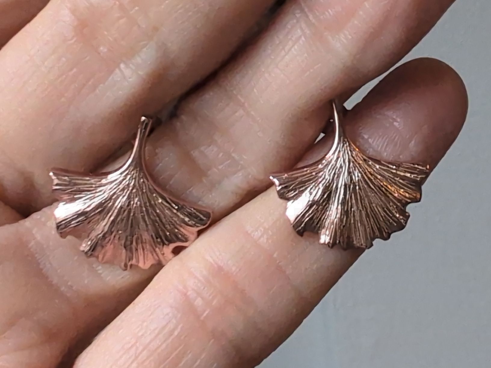 Orecchini pendenti & Orecchini a lobo: Gingko Ohrstecker, rosévergoldetes Sterlingsilber – Usato da Gempen venduto da DennisKl