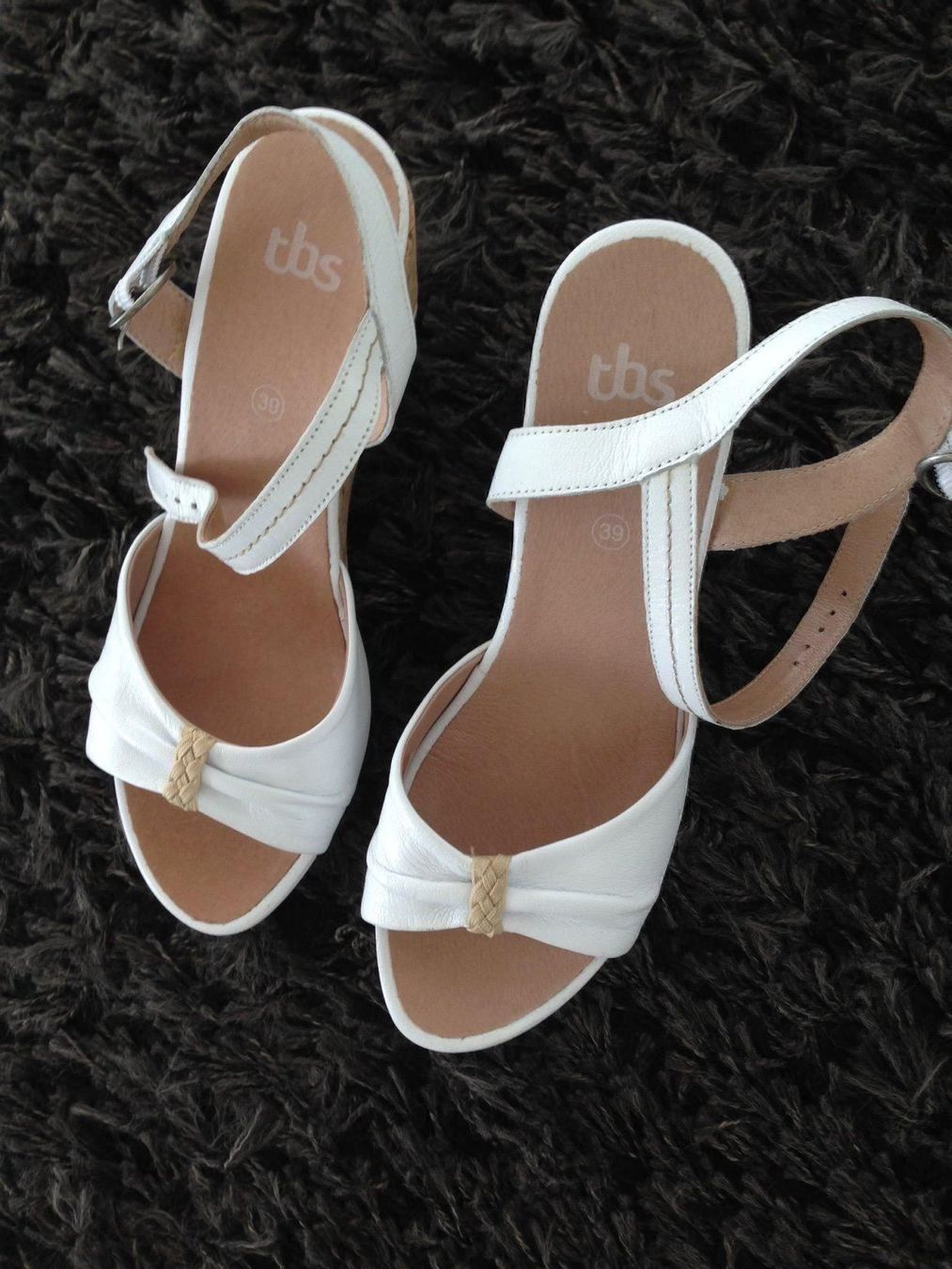 Scarpe da donna: Schuh Sandalen, weiss/beige 39 Leder – Nuovo (secondo la descrizione) da Glattpark (Opfikon) venduto da Pangie 2