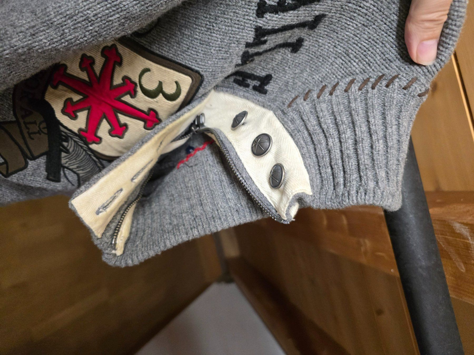 Pulls & Sweat-shirts: Pullover – D'occasion à Mägenwil par Carlo55 3