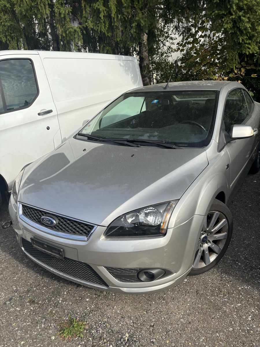 Ford Autos: Ford Focus C+C – Défectueux à Waltenschwil par Soeggu1 1